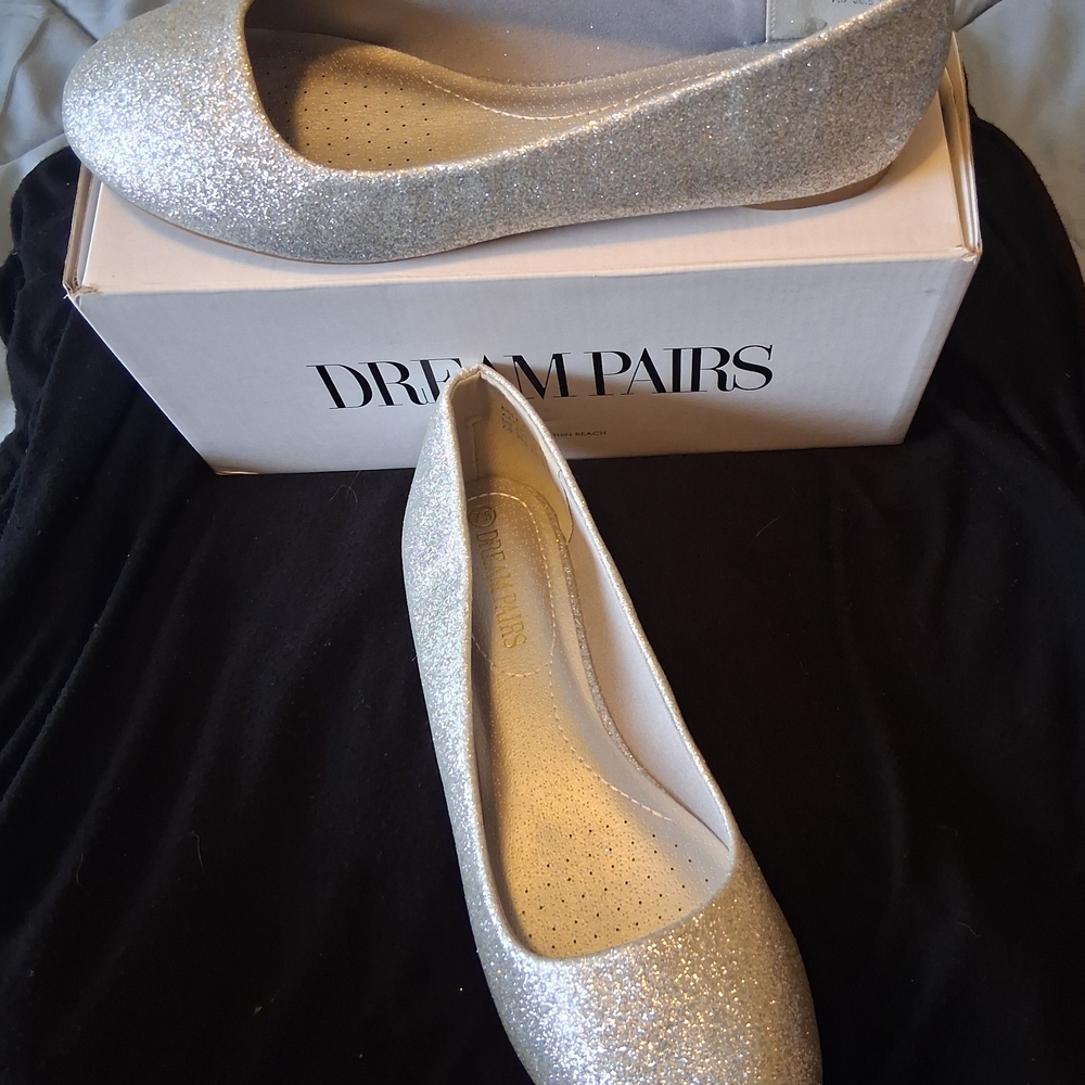 Dream Pairs Women's Glittery Silver Flats